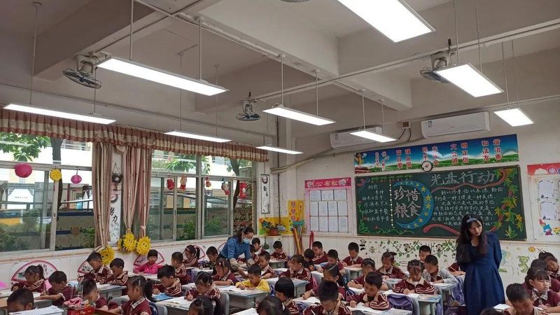 办公室LED面板灯：如何选择适合的型号进行批发定制**